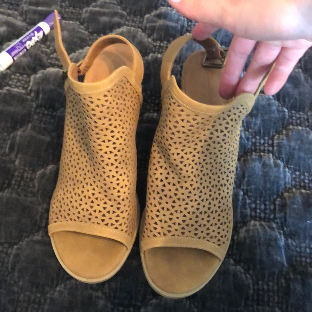 Universal Thread Wedges